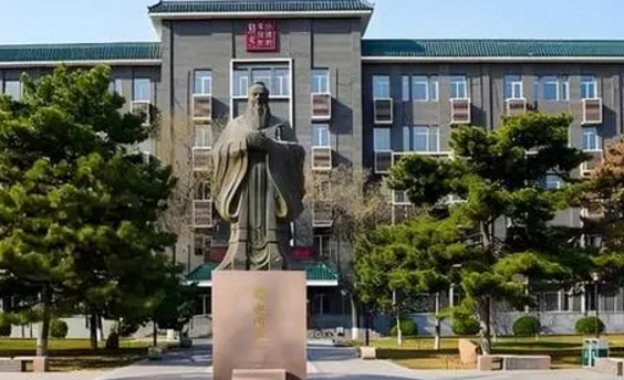 傳媒大學排名前八名